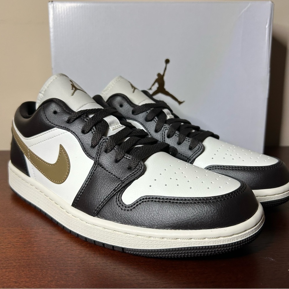Nike Air Jordan 1 Low Shadow Brown (Size 9M / 10.5W) - Picture 4 of 16